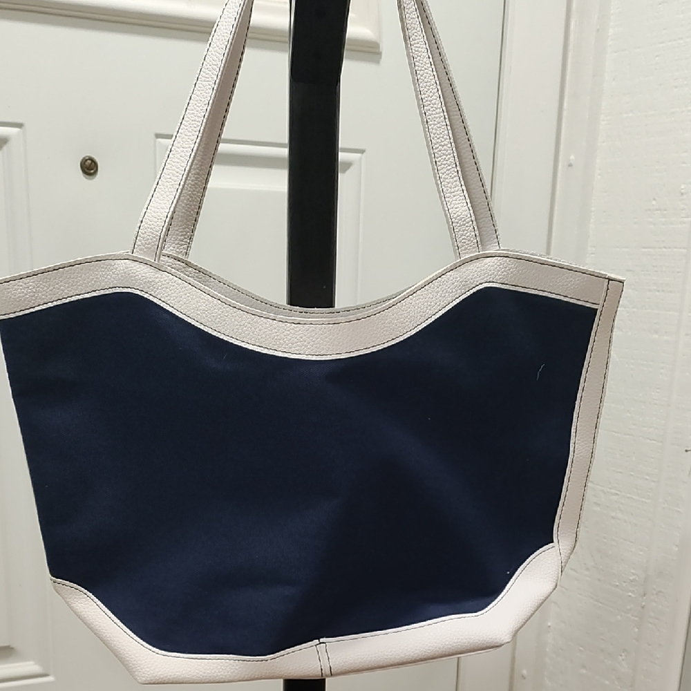 Estee Lauder Navy and Cream Tote Bag